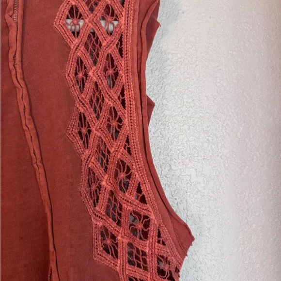 Free People Rust Lace Sleeve Muscle Tee NWOT XS - Picture 5 of 5